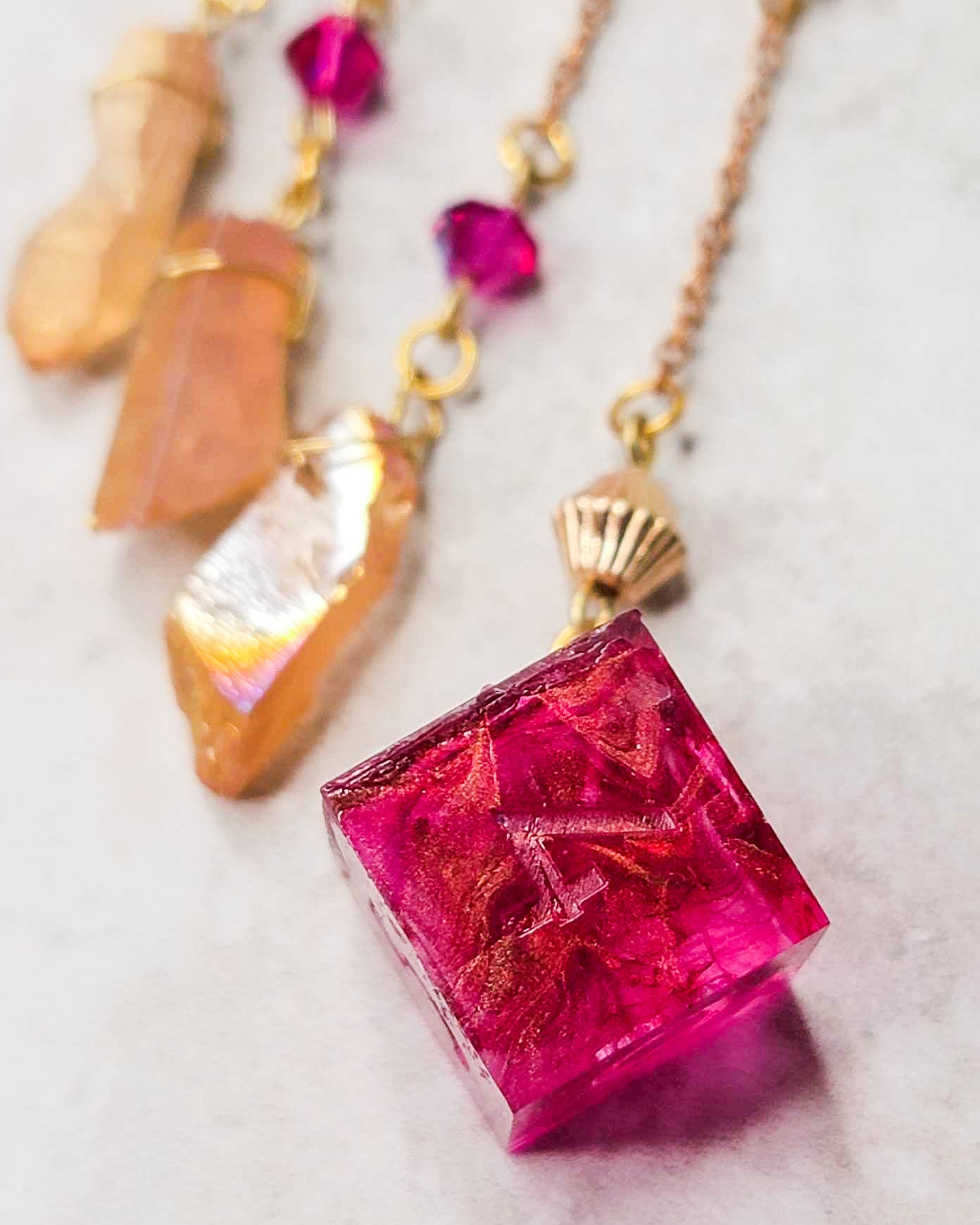 Rubies in the sand - Ear Cuff | Handmade Dice Jewelry