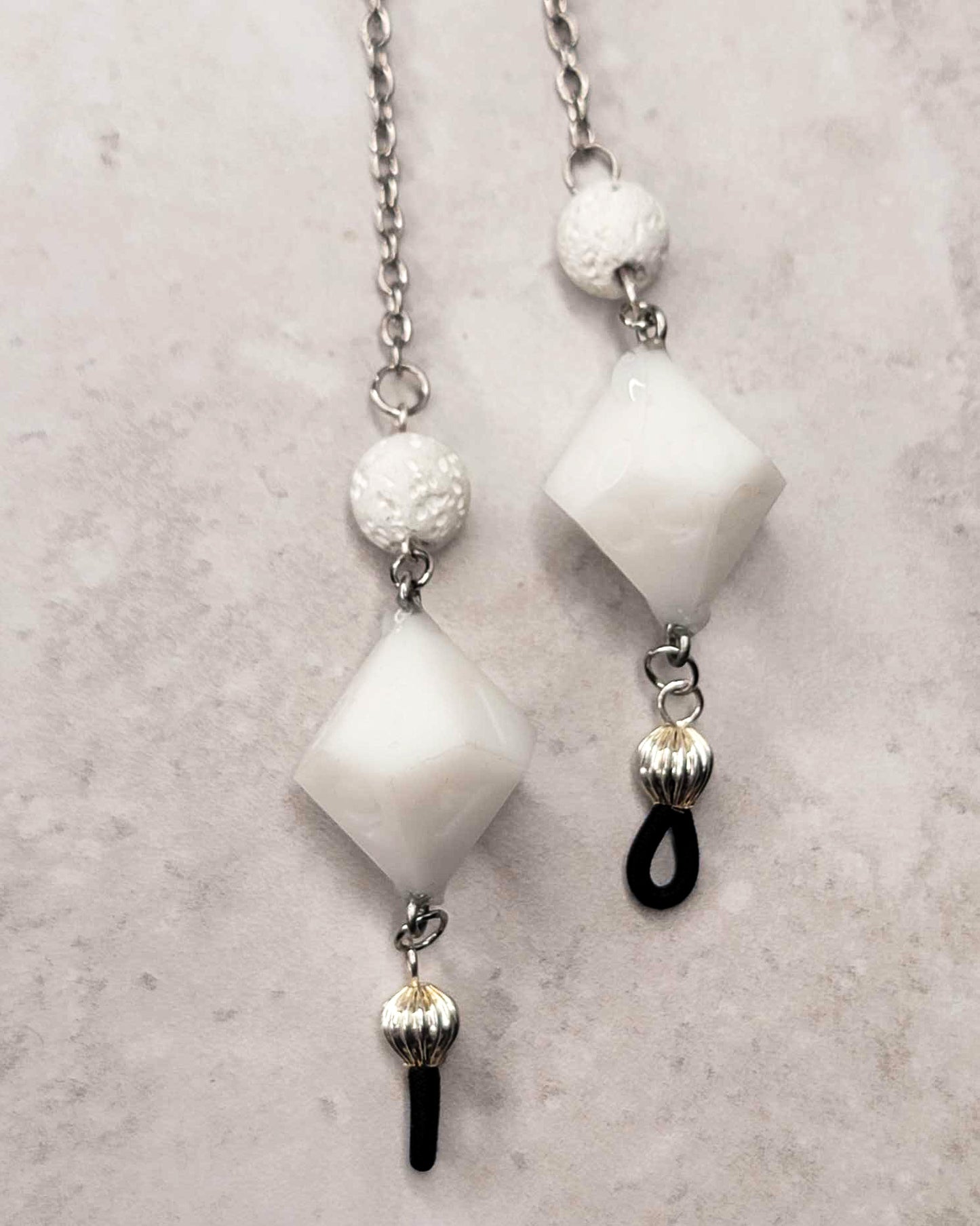 Snow - D10 Dice Glasses chain