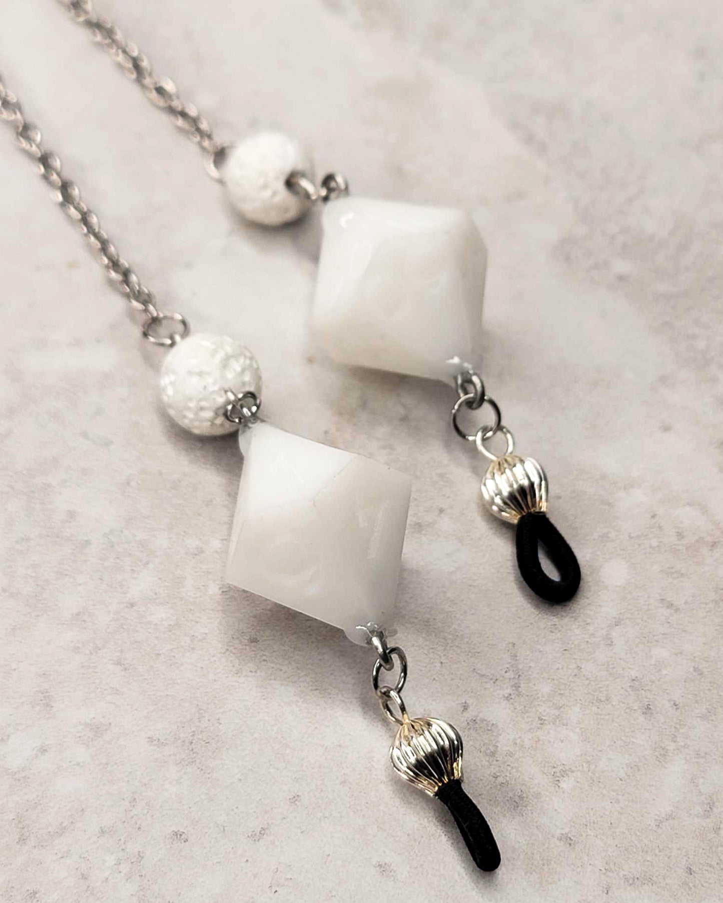 Snow - D10 Dice Glasses chain