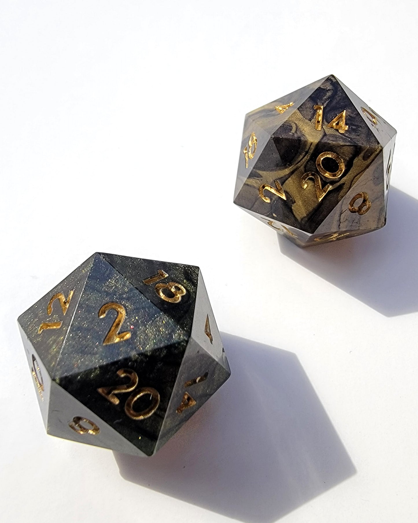 Perfidious Gold Single | Handmade Dice | Hand Crafted Dungeons and Dragons Dice