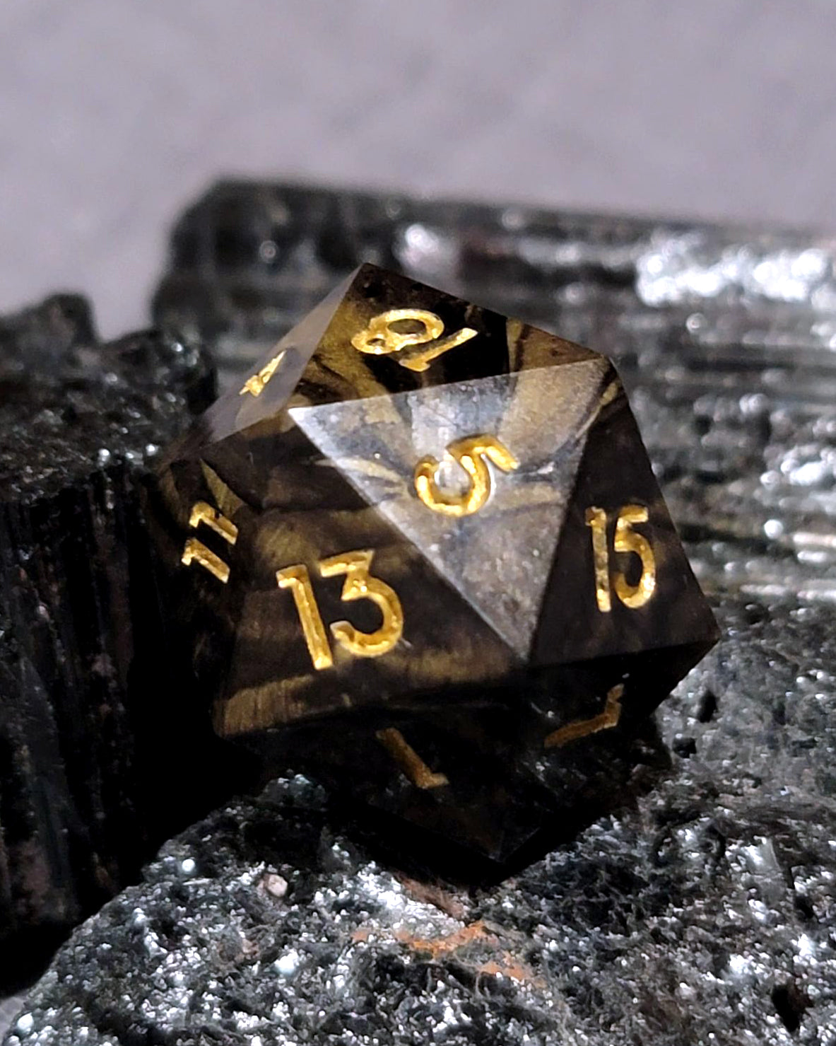 Perfidious Gold Single | Handmade Dice | Hand Crafted Dungeons and Dragons Dice